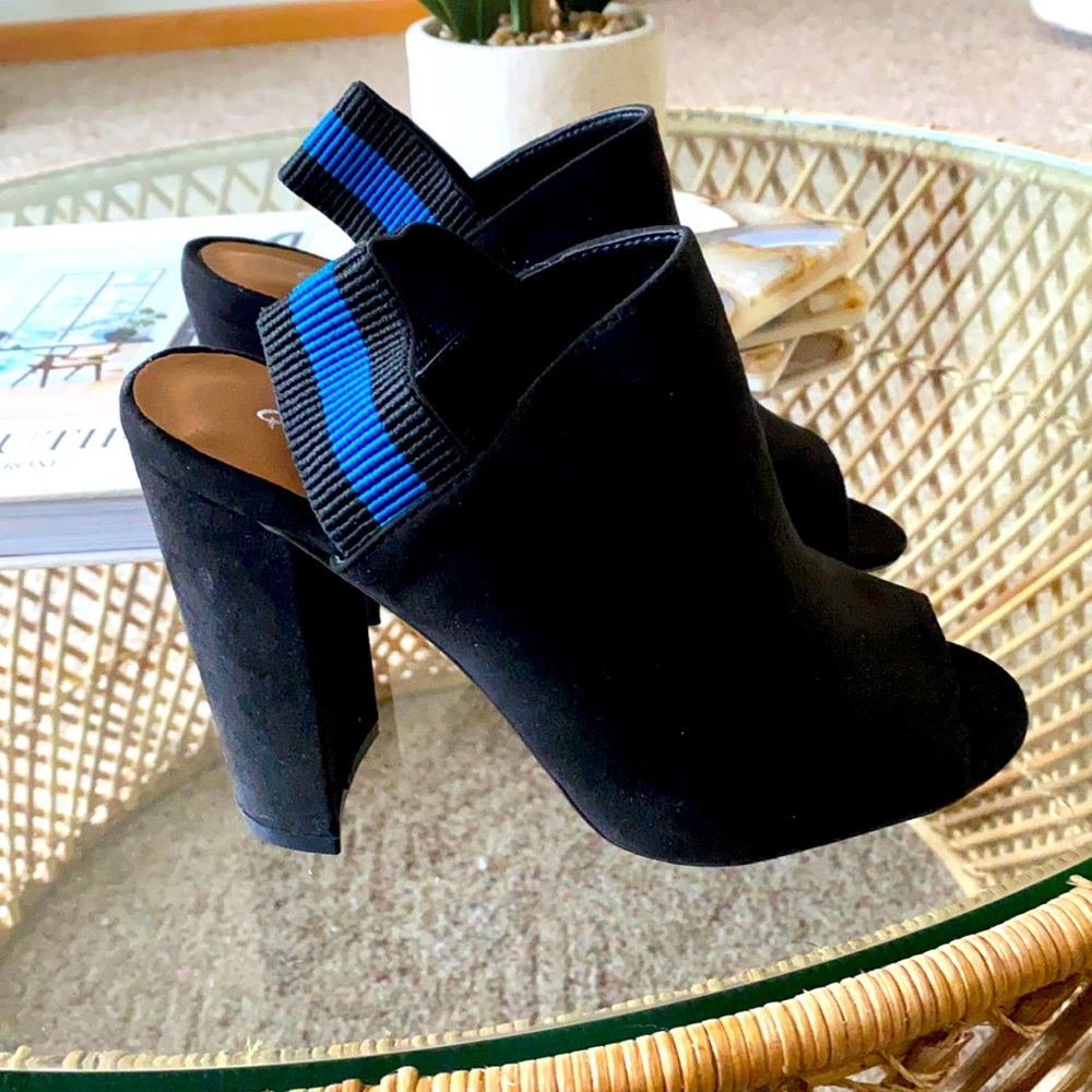 Black mules with blue strap